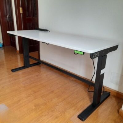 ban-dieu-chinh-chieu-cao-bang-dien-csps-168cm-mau-trang-1