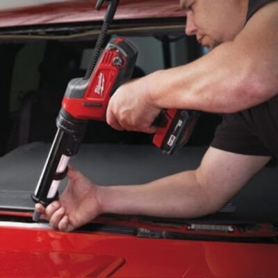 Máy bơm keo Milwaukee M12 PCG/310C-0