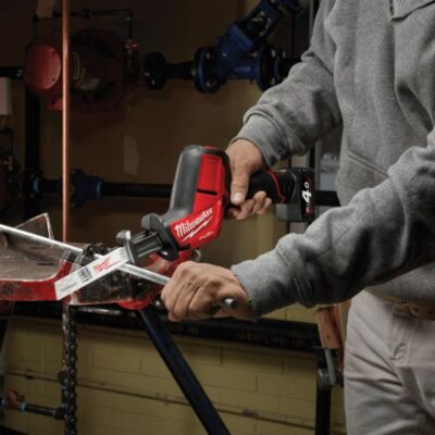 Máy cưa kiếm Milwaukee M12 CHZ-0