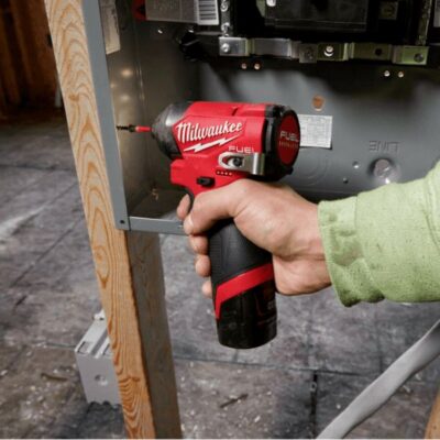 Máy vặn vít Milwaukee M12 FID2-0X