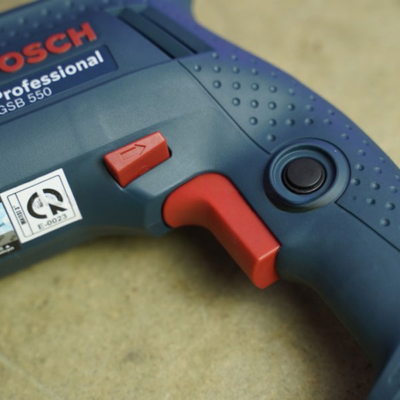 Máy khoan động lực Bosch GSB 550 (bộ set valy 19 món phụ kiện) – 06011A15K8