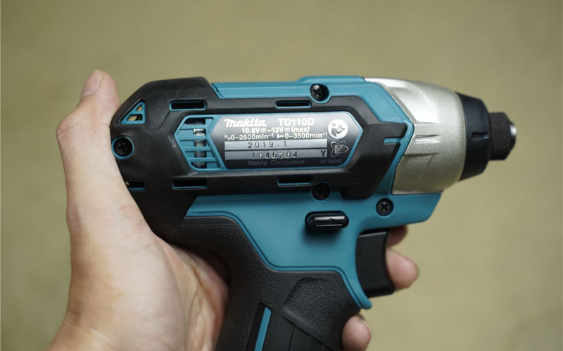 Bộ sản phẩm máy khoan vặn vít Makita CLX224S