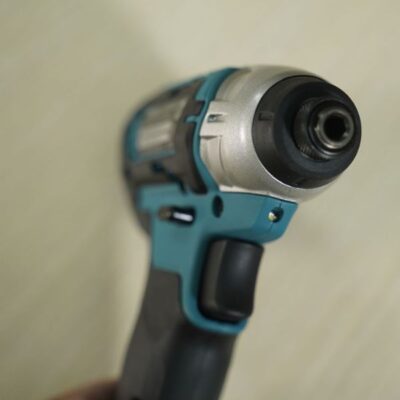 Máy bắt vít dùng pin Makita TD110DZ