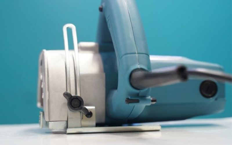 may-cat-gach-da-makita-m4101b-2