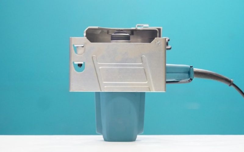 may-cat-gach-da-makita-m4101b-5