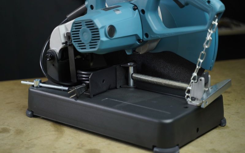 may-cat-sat-ban-makita-m2400b-3