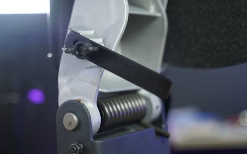 Máy cắt sắt bàn Makita M2401B