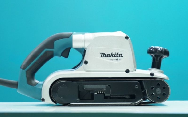 may-cha-nham-bang-makita-m9400b-2