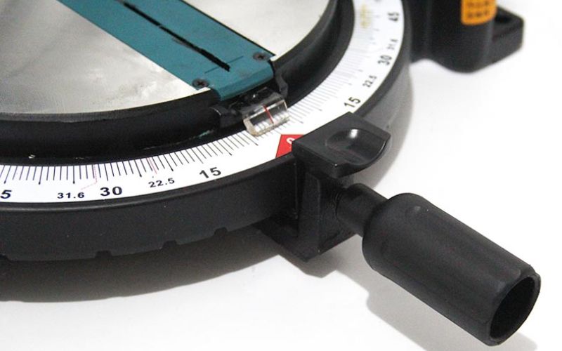 may-cua-da-goc-makita-m2300b-4