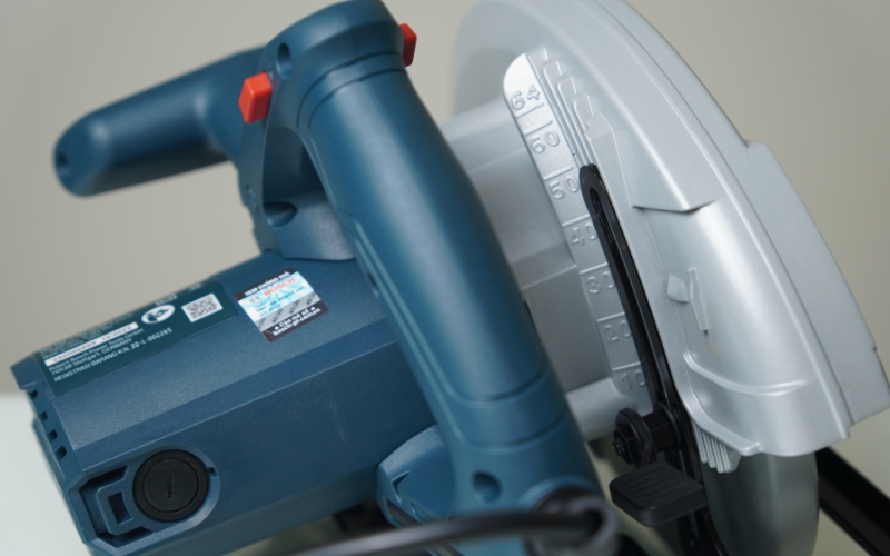 Máy cưa đĩa gỗ Bosch GKS 130 06016C30K0