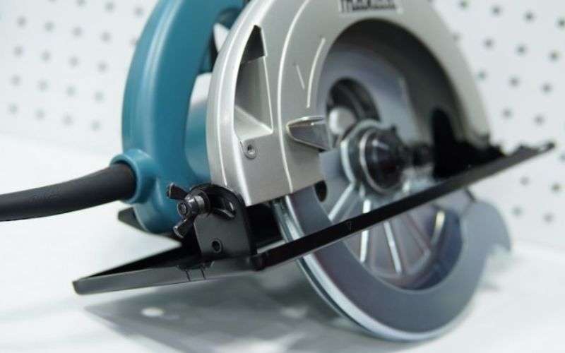 may-cua-dia-makita-n5900b-2