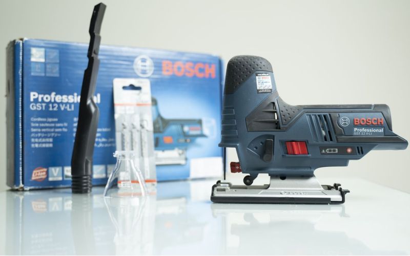 Máy cưa lọng dùng pin Bosch GST 12V-LI (SOLO) (06015A10L1)