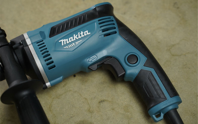 Máy khoan búa Makita M8103B (13mm)