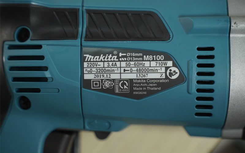 Máy khoan búa Makita M8100KX2B (26 phụ kiện)