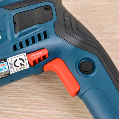 Máy khoan búa Bosch GBH 220 (kèm phụ kiện) 06112A60K1