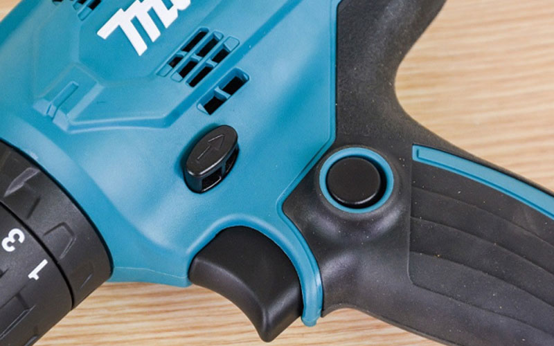 Máy khoan búa và vặn vít Makita HP0300 (10mm)