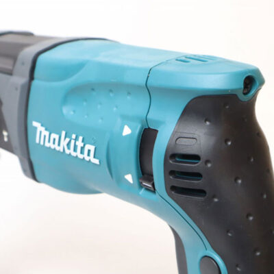 Máy khoan bê tông Makita HR2470X5 (3 chức năng, chuôi gài sds-plus, 24mm)