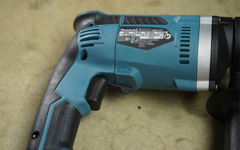 Máy khoan búa Makita M8101B (16mm)