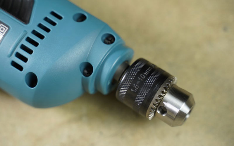Máy khoan sắt Makita M6001B (10mm)