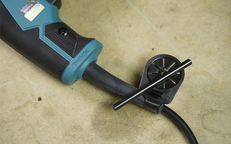 Máy khoan sắt Makita M6001B (10mm)