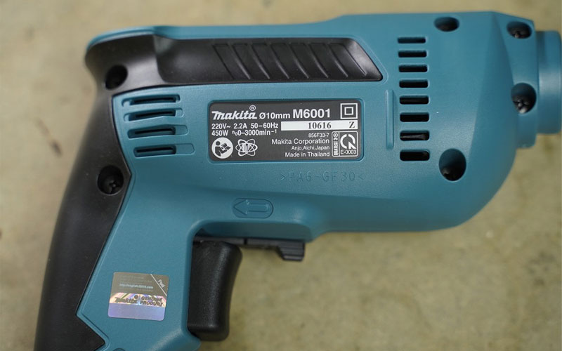 Máy khoan sắt Makita M6001B (10mm)