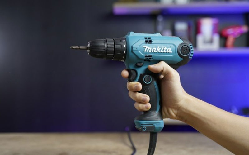 Máy khoan và vặn vít Makita DF0300 (10mm)