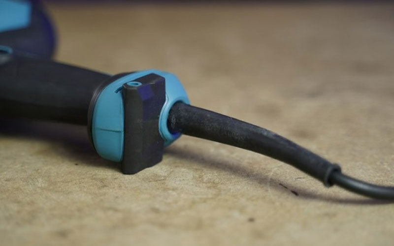 Máy khoan và vặn vít Makita DF0300 (10mm)