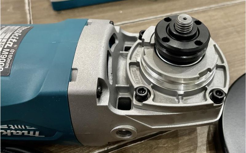 Máy mài góc Makita M9000B