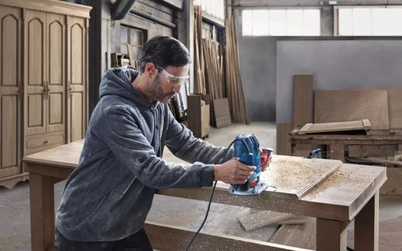 Máy phay gỗ Bosch GOF 130 -06016B70K1