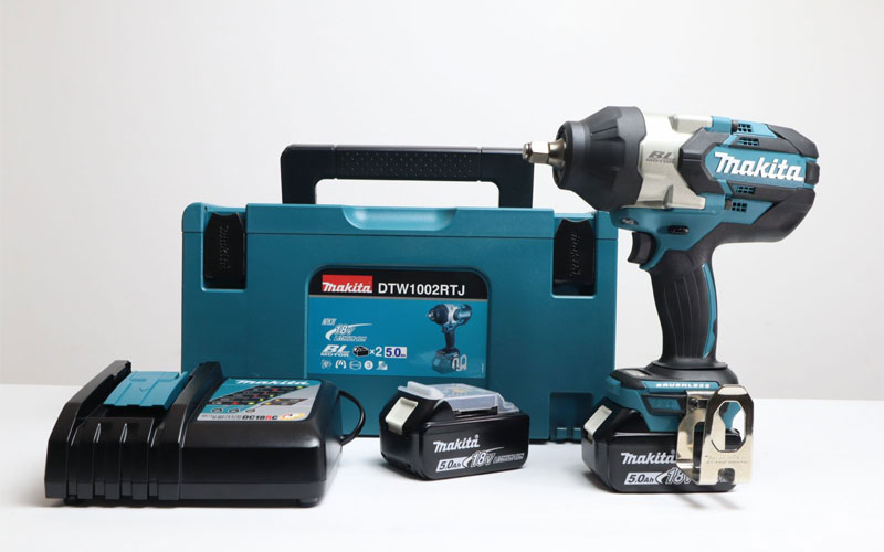 Máy siết bu lông dùng pin Makita DTW1002RTJ