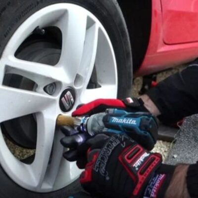 Máy siết bu lông dùng pin Makita DTW1002RTJ