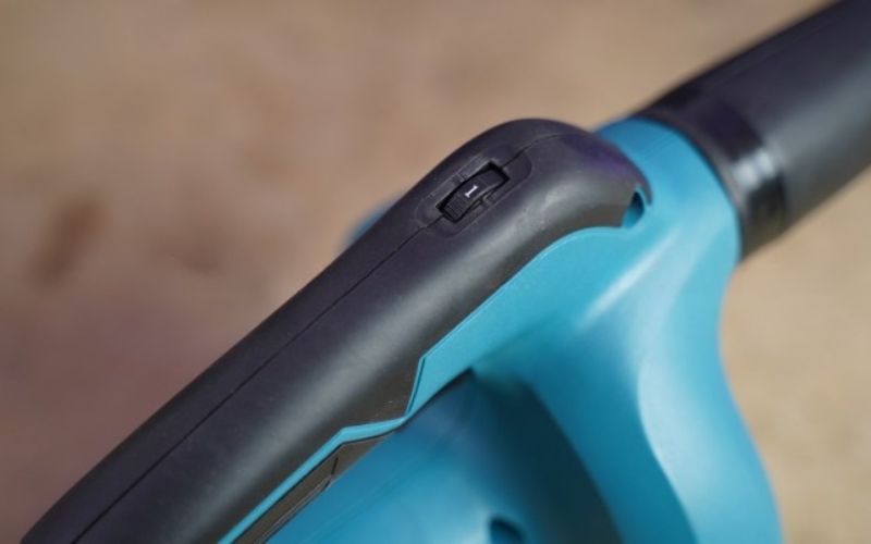 Máy thổi bụi Makita M4000B