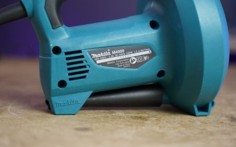 Máy thổi bụi Makita M4000B