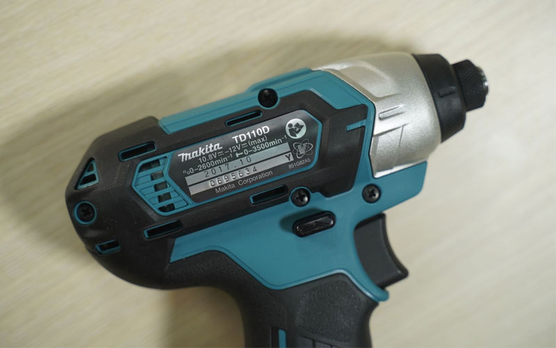 Máy vặn vít dùng pin Makita TD110DSYE