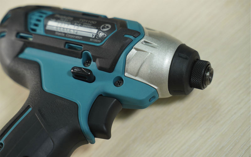 Máy vặn vít dùng pin Makita TD110DSYE