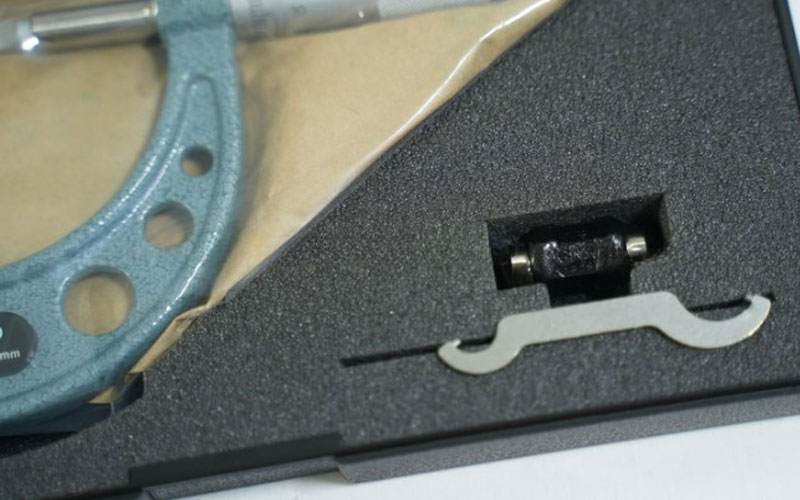 Panme cơ đo rãnh kiểu A Mitutoyo 122-102 (25-50/0.01mm)