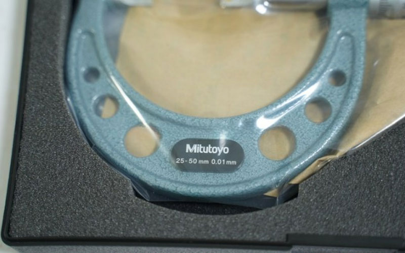 Panme cơ đo rãnh kiểu A Mitutoyo 122-102 (25-50/0.01mm)