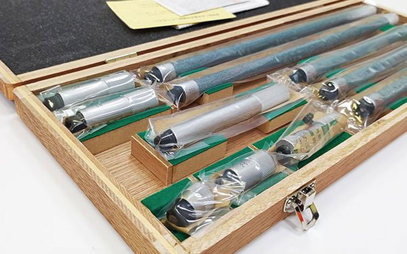 Panme cơ đo trong dạng ống nối Mitutoyo 137-205 (50-1500mm x 0.01)