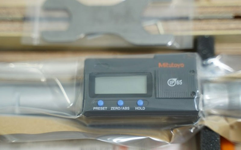 Panme điện tử đo lỗ 3 chấu Mitutoyo 468-166 (20-25mm/0.001mm)
