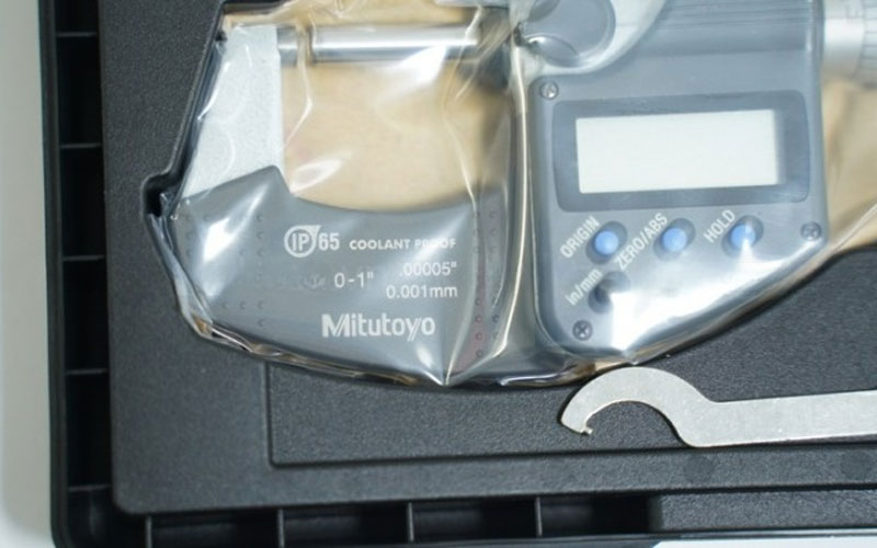 Panme điện tử đo ngoài Mitutoyo 293-340-30 (0-25mm/0-1″)
