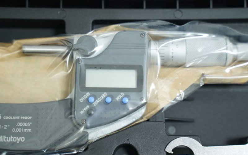 Panme điện tử đo ngoài Mitutoyo 293-341-30 (1-2″/25-50mm/0.001mm)