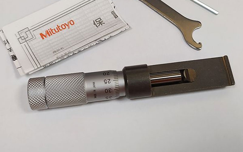 Panme đo mép lon nhôm Mitutoyo 147-105 (0-13mm x 0.01)