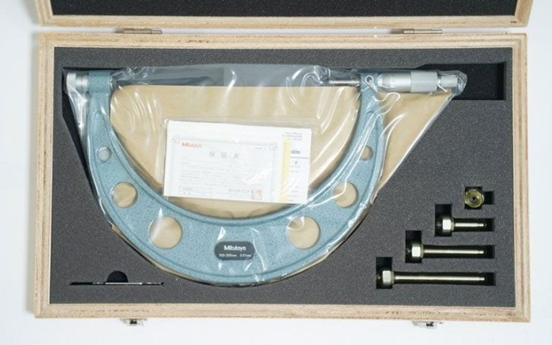 Panme đo ngoài cơ khí 100-200mm/0.01mm Mitutoyo 104-140A