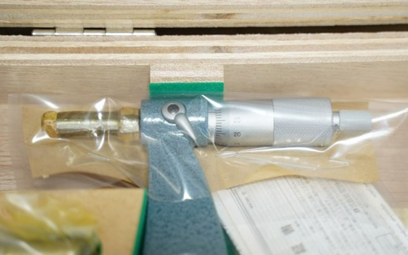 Panme đo ngoài cơ khí 700-800mm/0.01mm Mitutoyo 104-146A