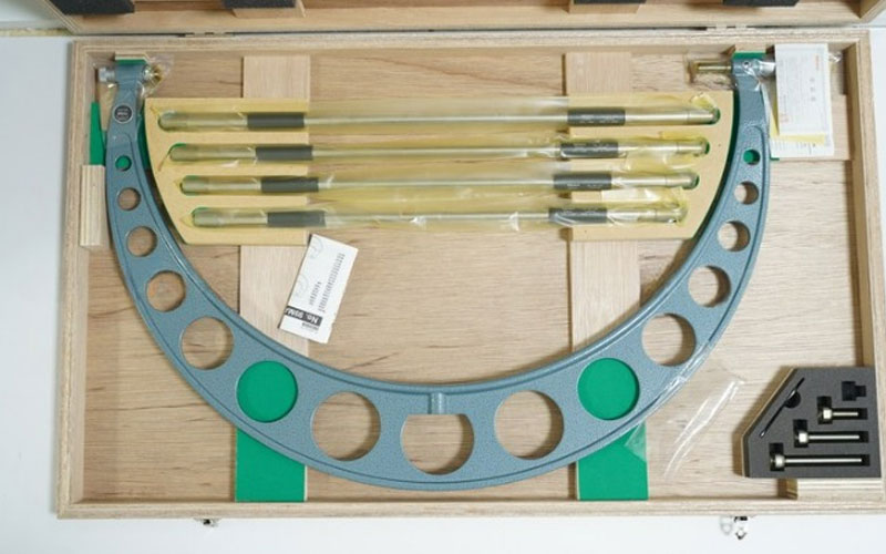 Panme đo ngoài Mitutoyo 104-144A (500-600mm/0.01mm)