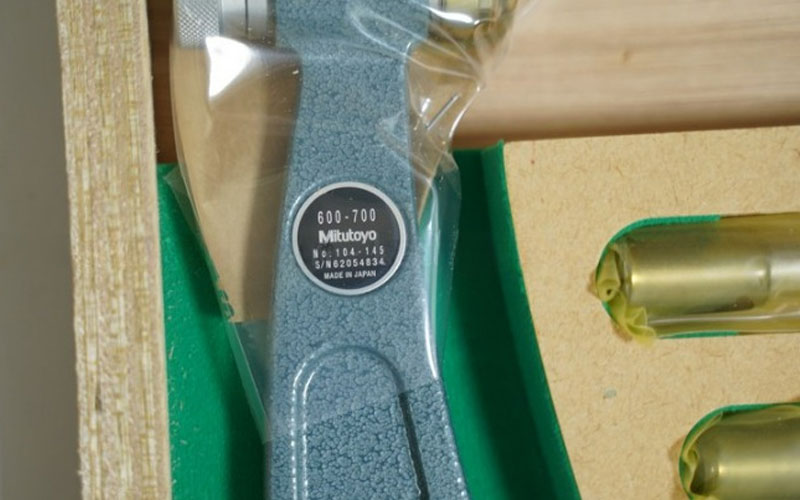 Panme đo ngoài cơ khí 600-700mm/0.01mm Mitutoyo 104-145A