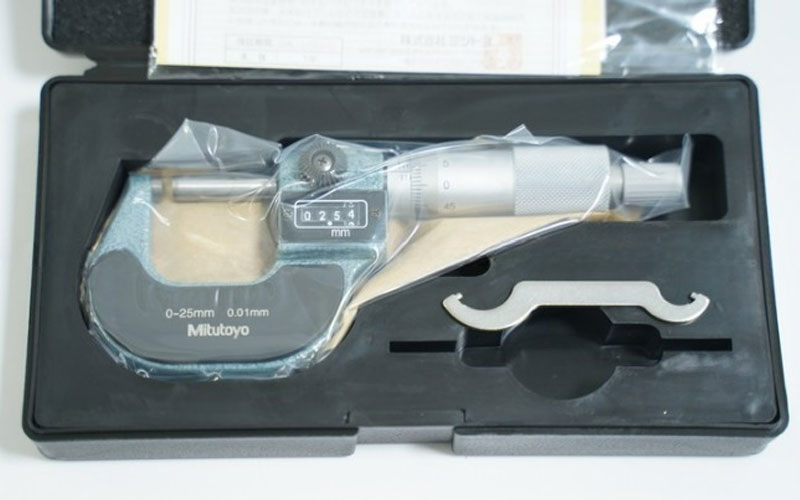 Panme đo ngoài Mitutoyo 193-101 hiển thị số (0-25mm x 0.01)