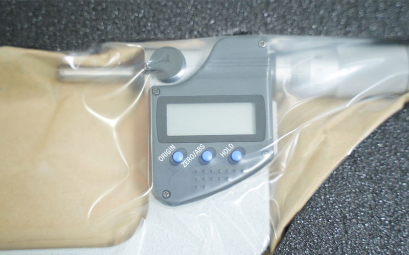 Panme điện tử đo ngoài Mitutoyo 293-233-30 (75-100mm/0.001mm)