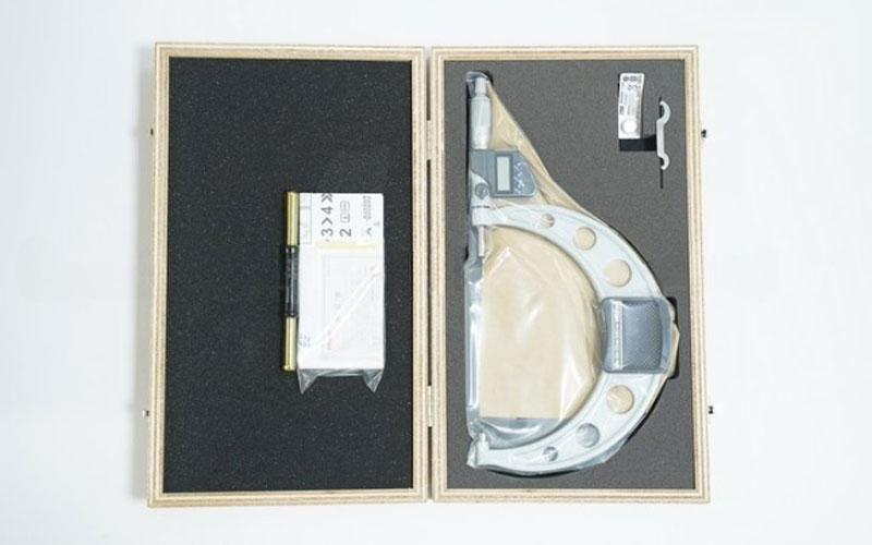 Panme điện tử đo ngoài Mitutoyo 293-252-30 (150-175mm/0.001mm)