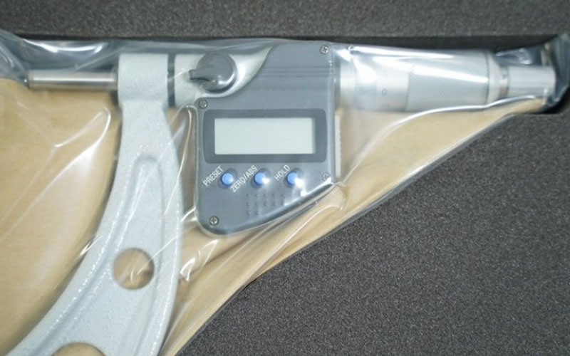 Panme điện tử đo ngoài Mitutoyo 293-252-30 (150-175mm/0.001mm)